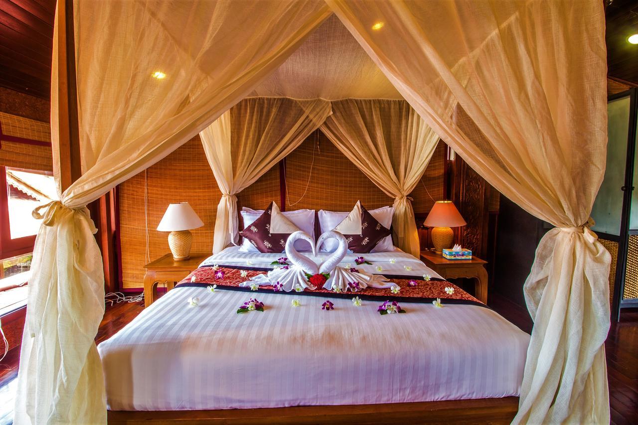 Erawan Villa Hotel Банг-Рак Экстерьер фото