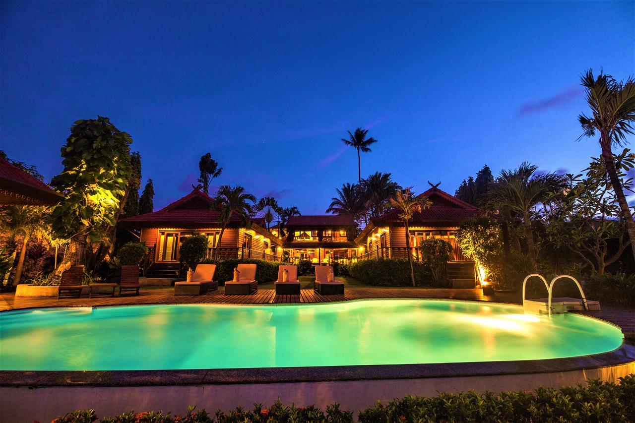 Erawan Villa Hotel Банг-Рак Экстерьер фото